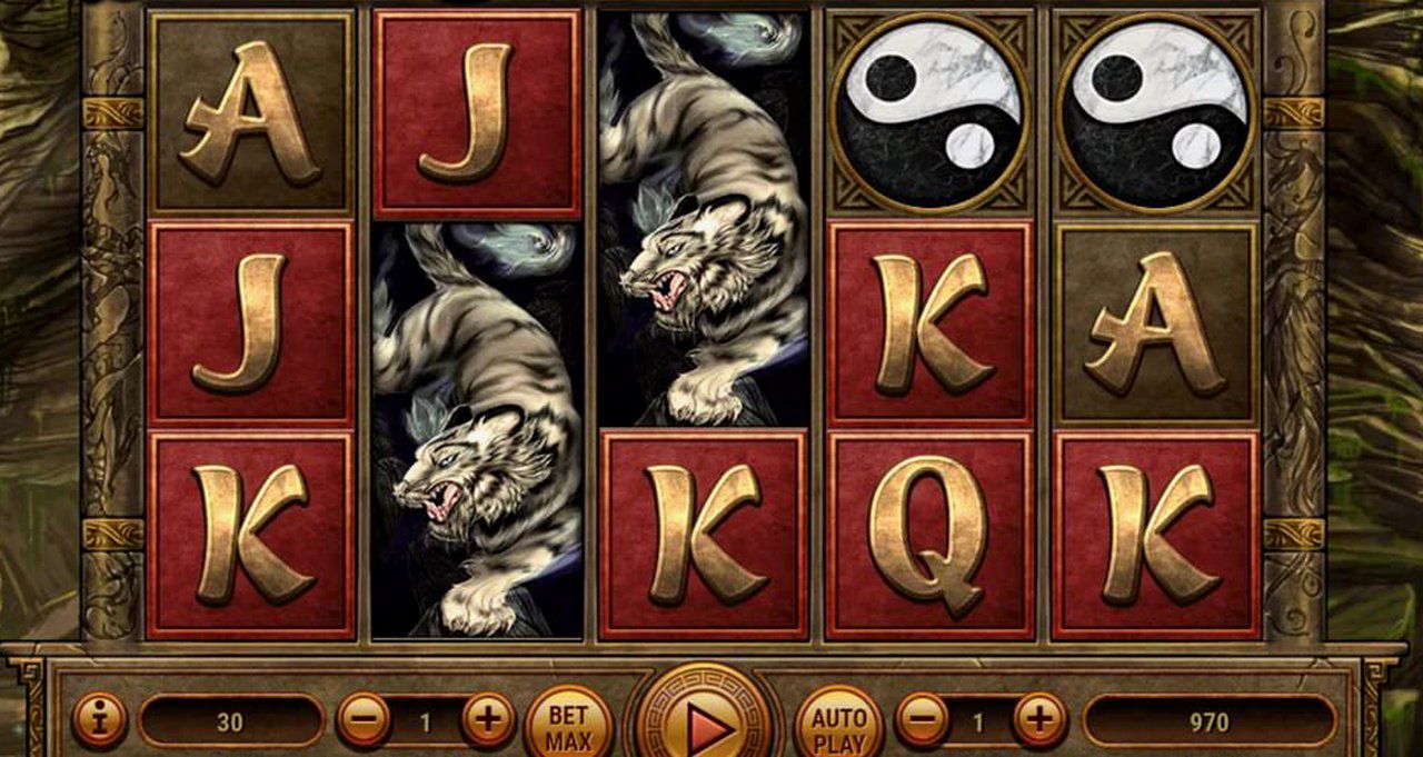 Four Divine Beasts · Layar Aplikasi QQRP